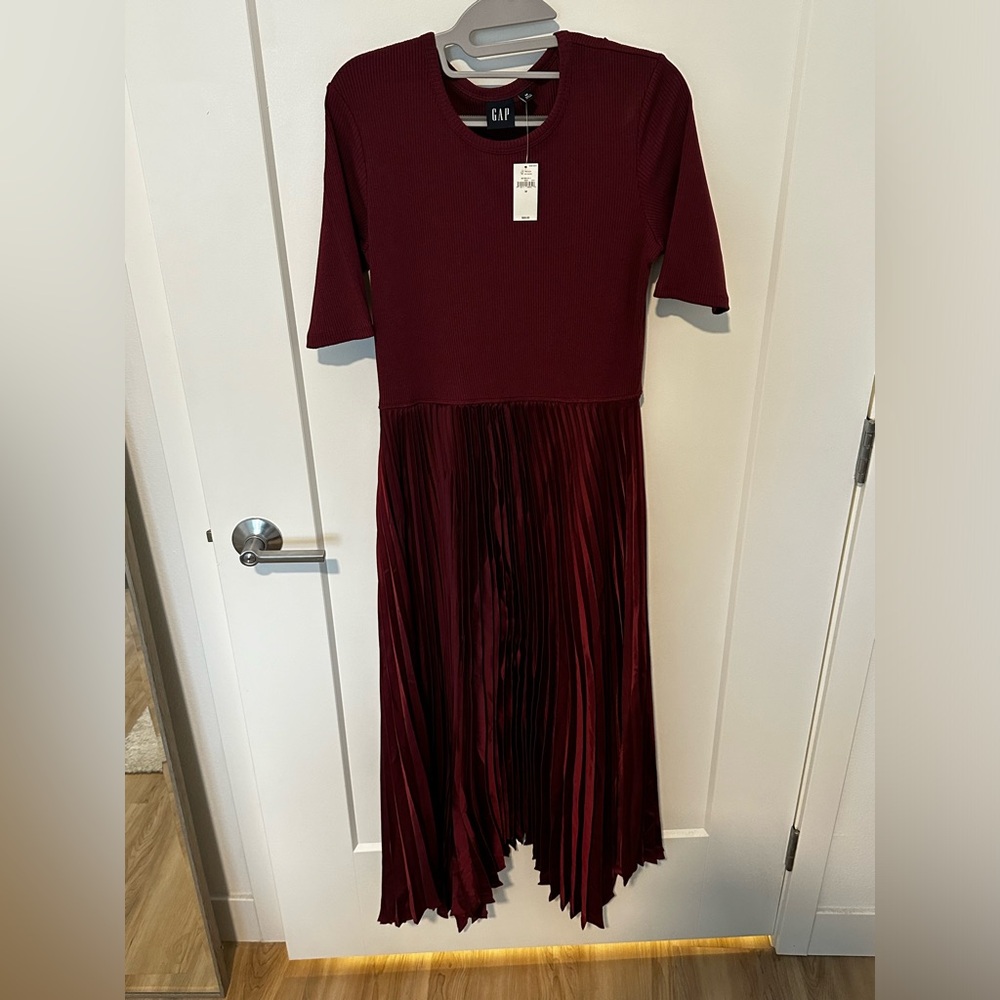 Gap Maroon pleated dress